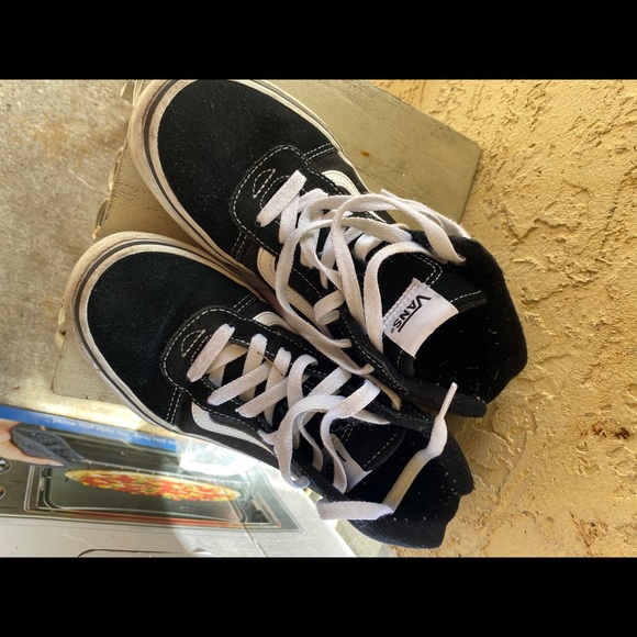 Vans - Picture 3 of 3